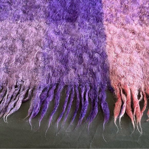 Vintage Hudson's Bay Company Blanket - Picture 4 of 7